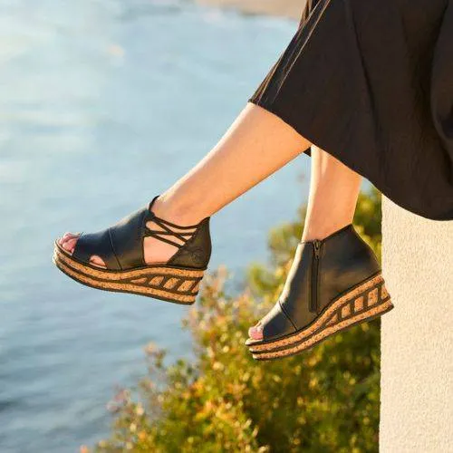68197 Platform Wedge