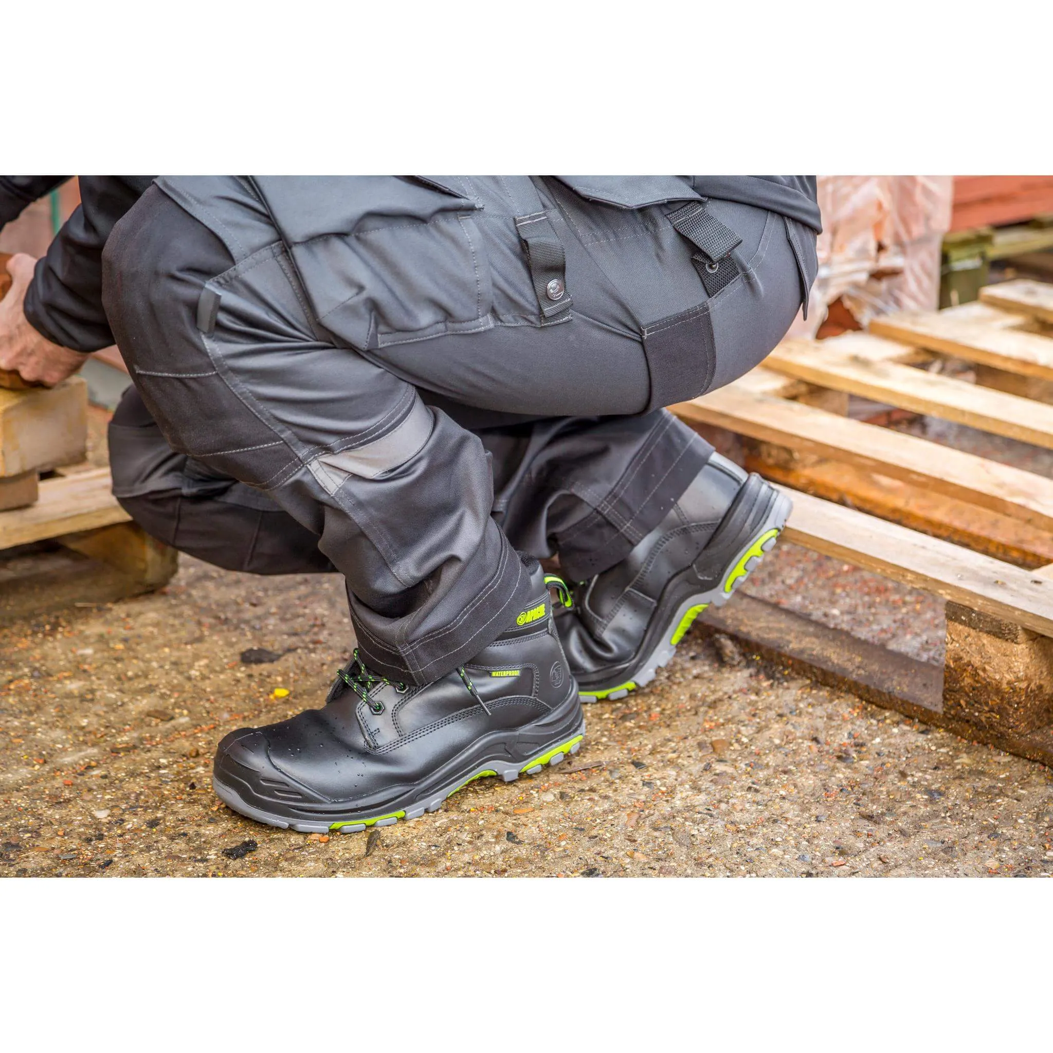 Apache Dakota Black Metal-Free Waterproof Safety Boots