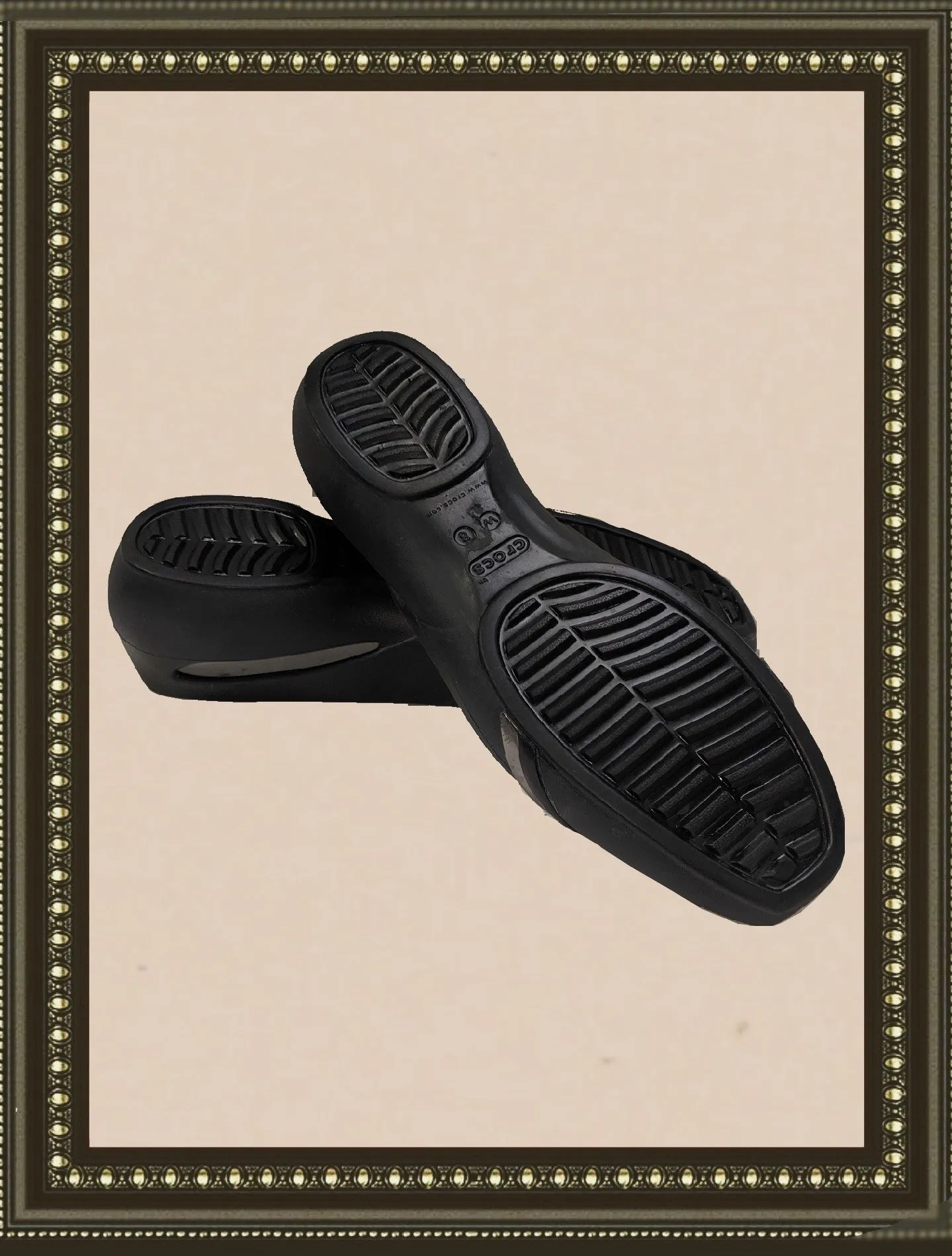 Iconic Crocs comfort slip-on shoes - so comfy! - size 8w (b)