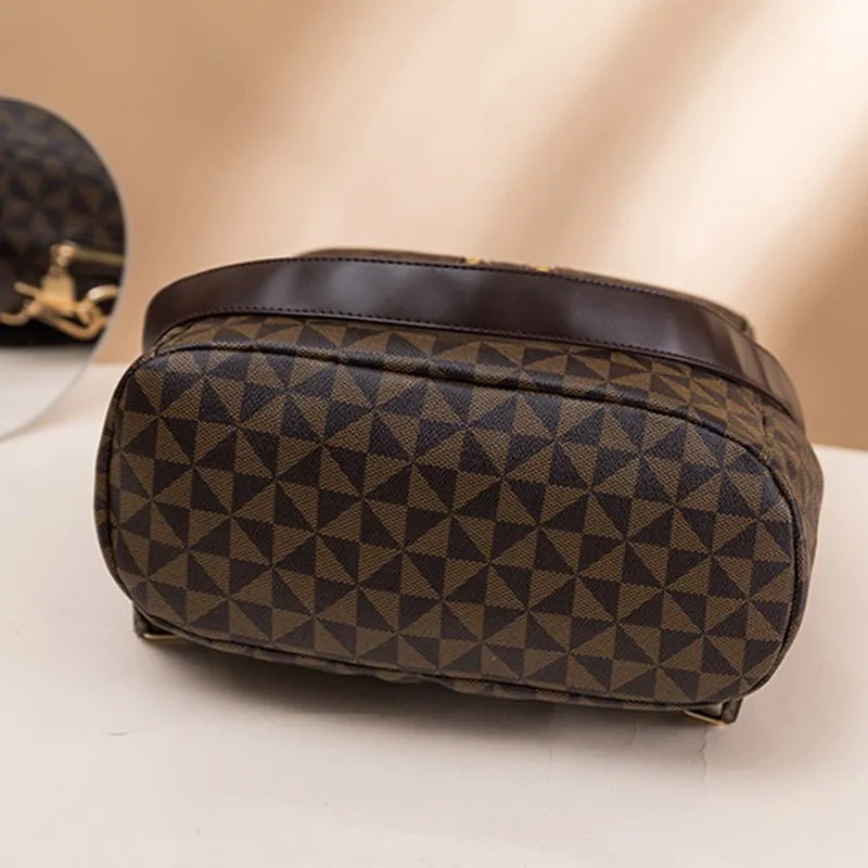 Levy | Timeless Spacious Shoulder Bag