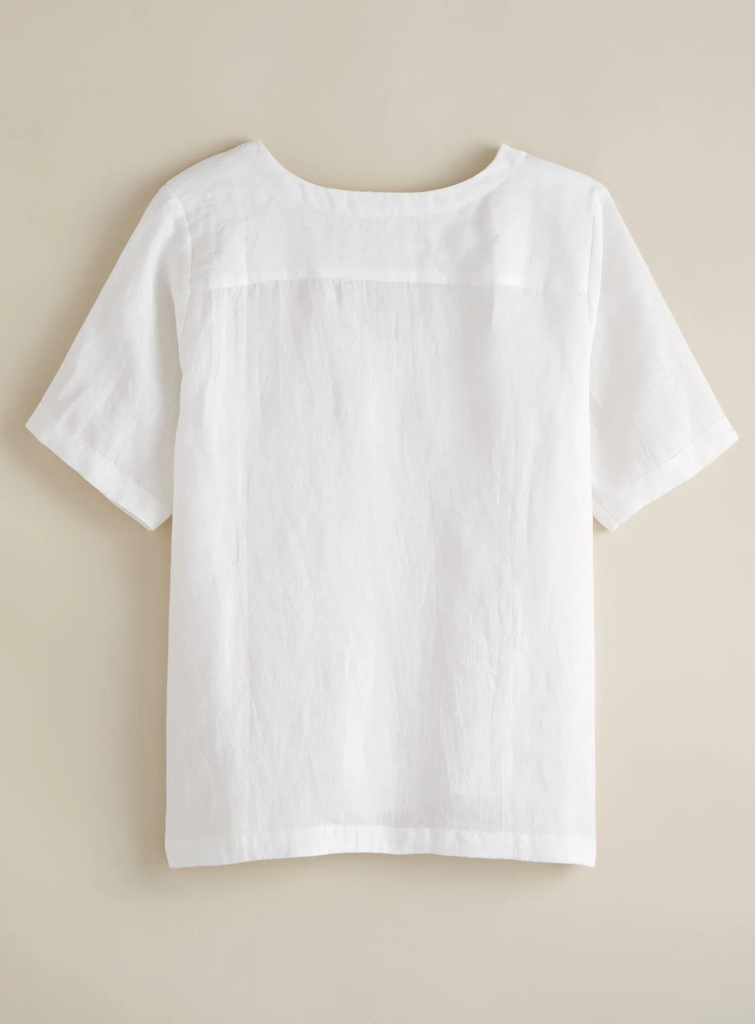 Lourmarin European Linen V-neck Tee