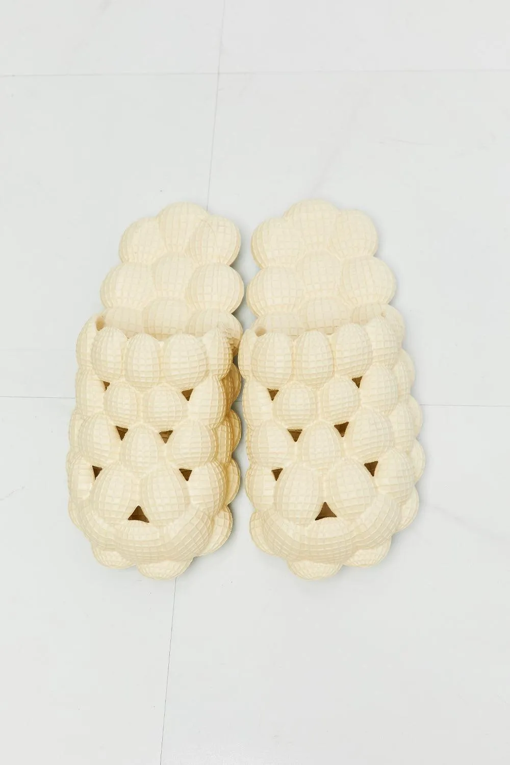 Nook Joi Bubble Pattern Round Toe Cream Slides