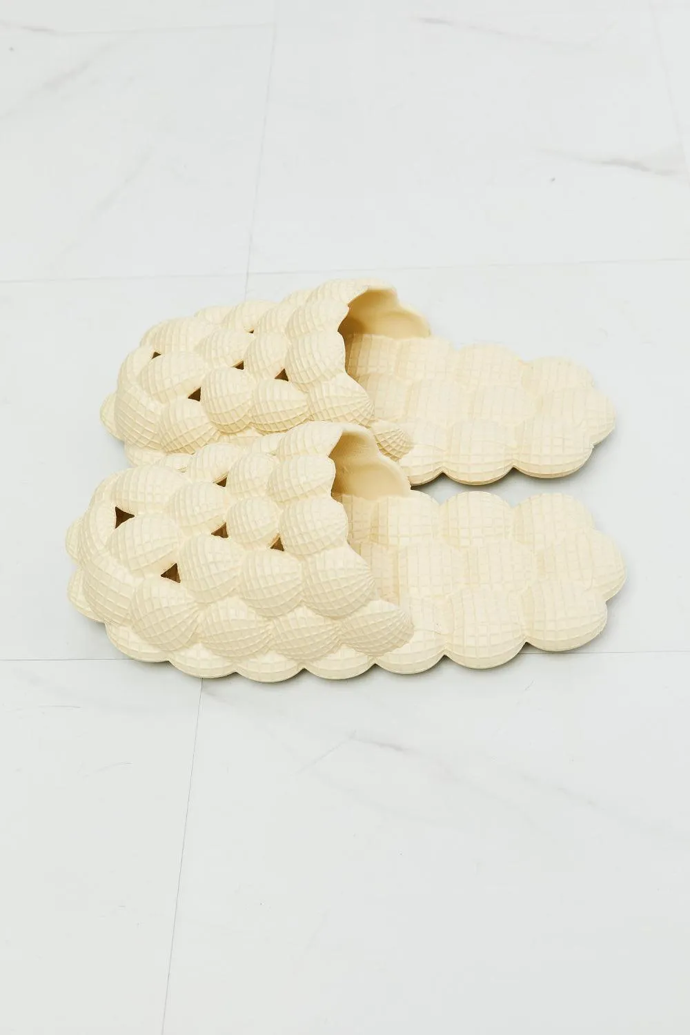Nook Joi Bubble Pattern Round Toe Cream Slides