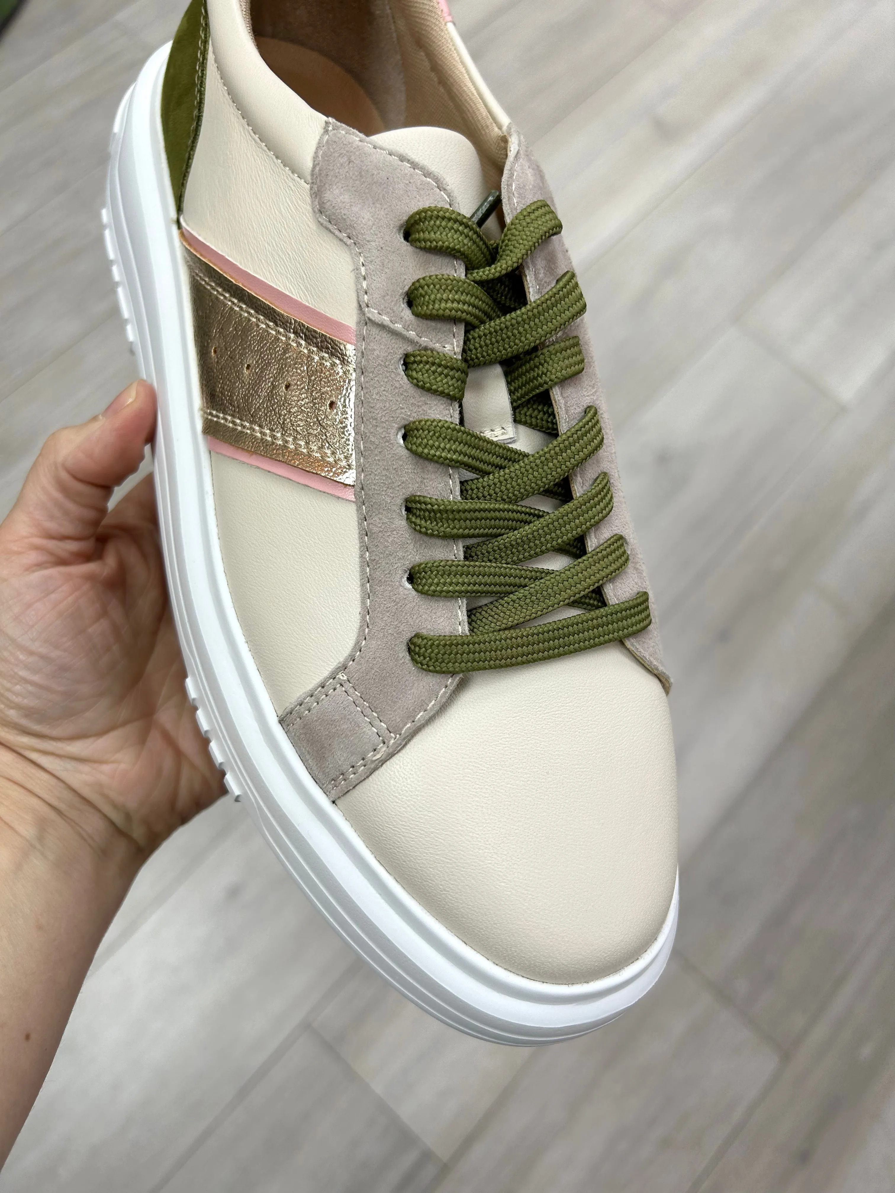 Regarde Le Ciel | Regina Trainers