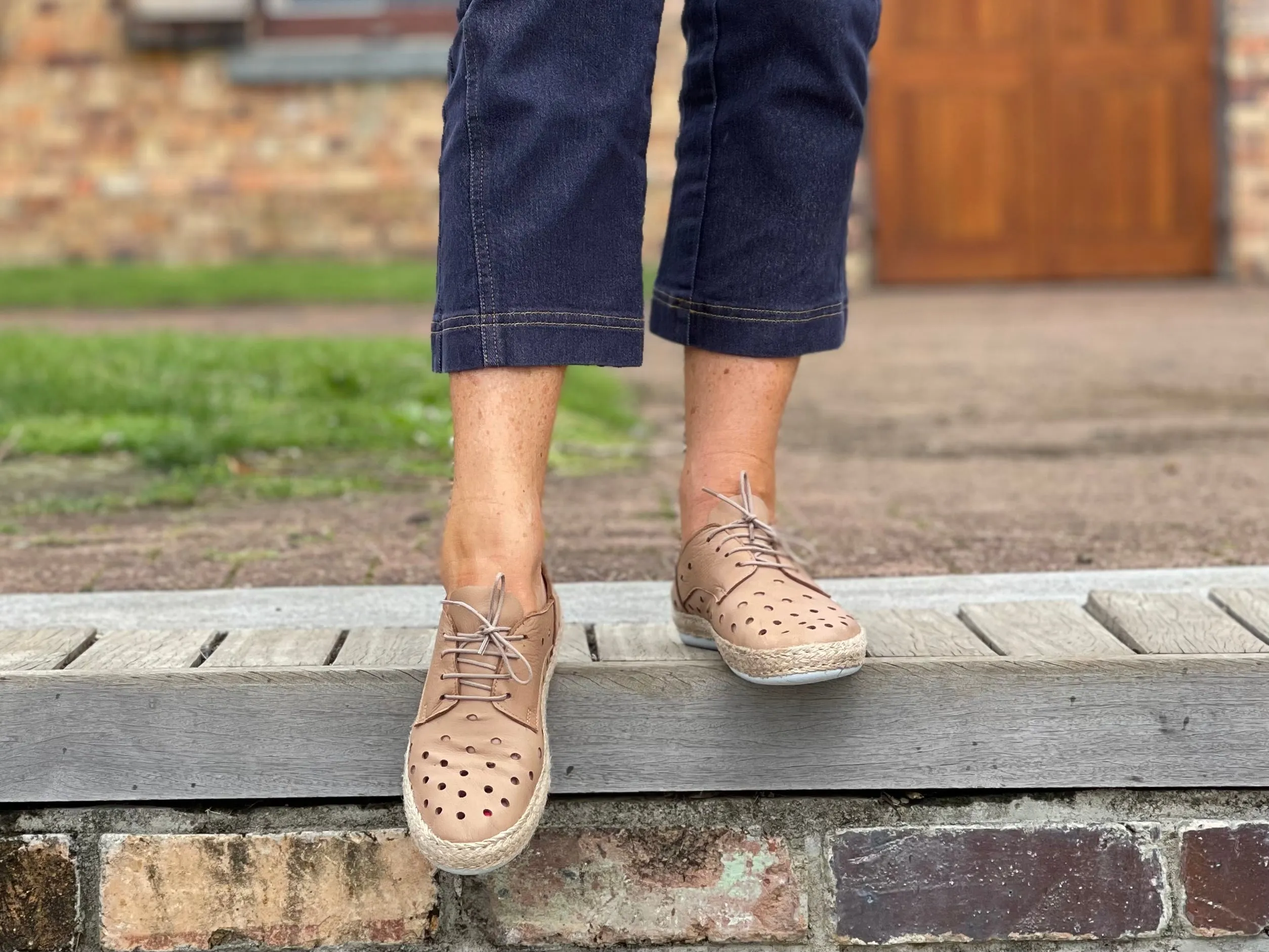 Via Nova Bellair available in 8 colours