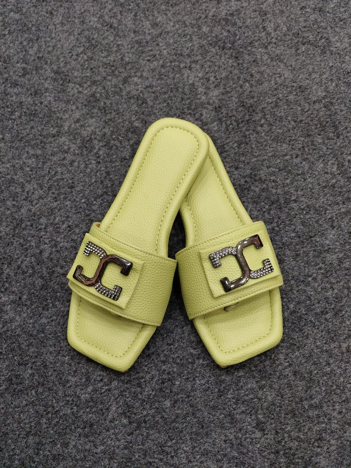 women Stylish Flats Fashion Sandal For Party & Wedding