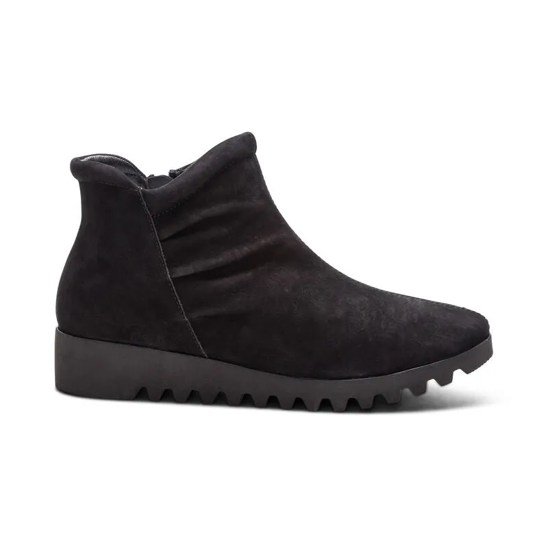 Zoey Slip-On Women Boots Black
