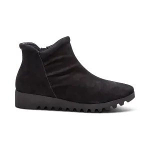 Zoey Slip-On Women Boots Black