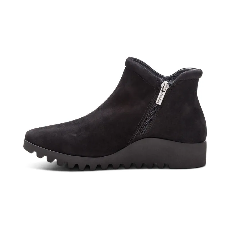 Zoey Slip-On Women Boots Black