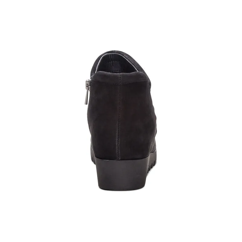 Zoey Slip-On Women Boots Black