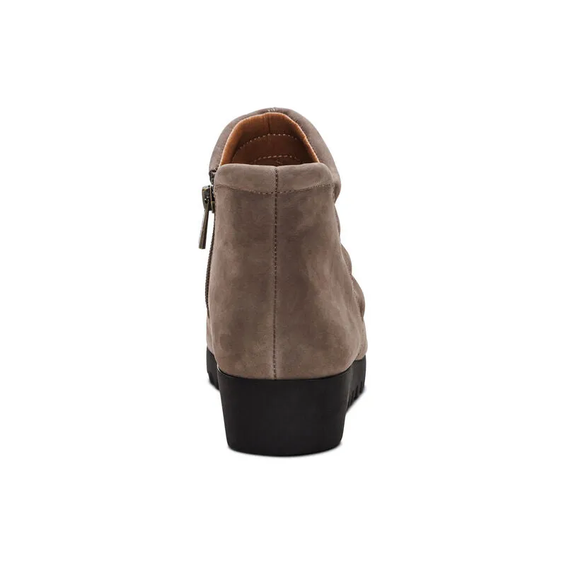 Zoey Slip-On Women Boots Dark-Taupe